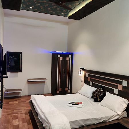 Keshav Hotel Farrukhabad Buitenkant foto