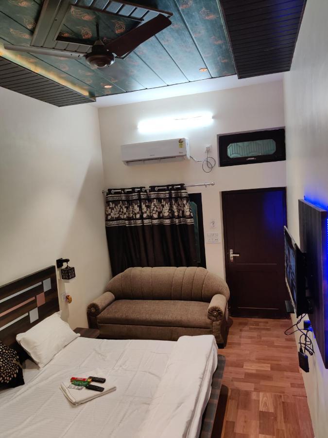Keshav Hotel Farrukhabad Buitenkant foto