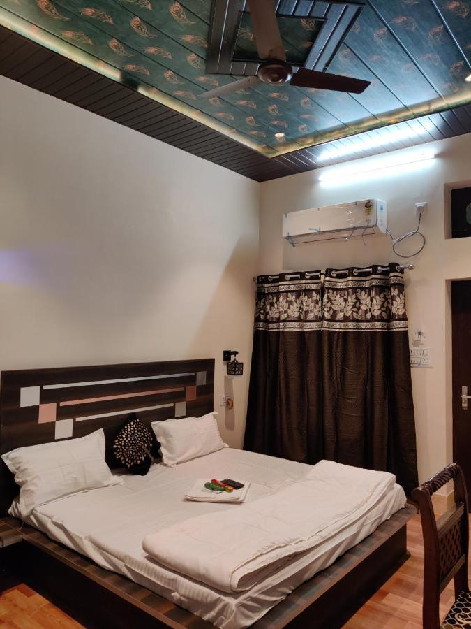Keshav Hotel Farrukhabad Buitenkant foto
